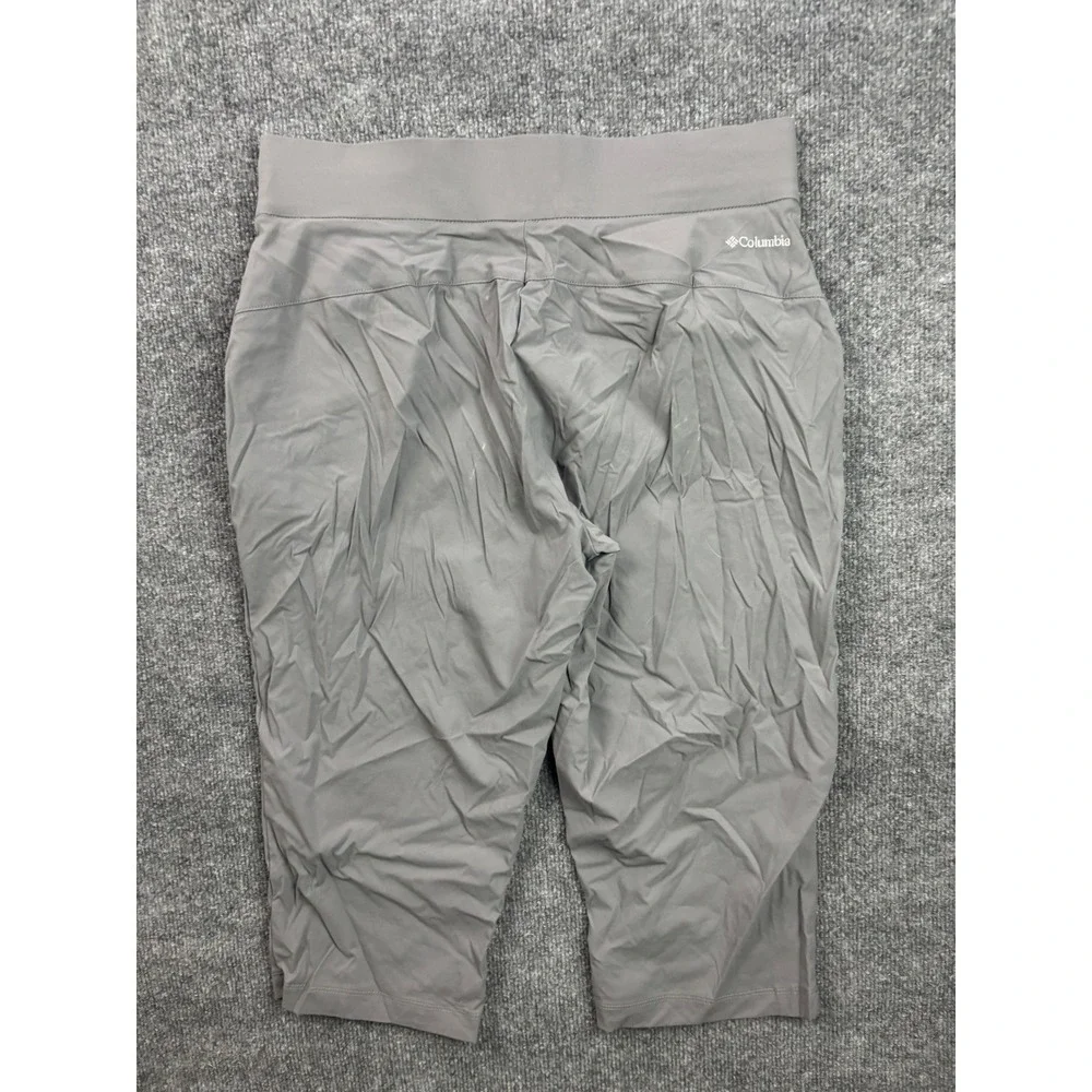 Columbia Anytime Casual Capri Pants Womens Medium Grey Hiking Stretch Crop